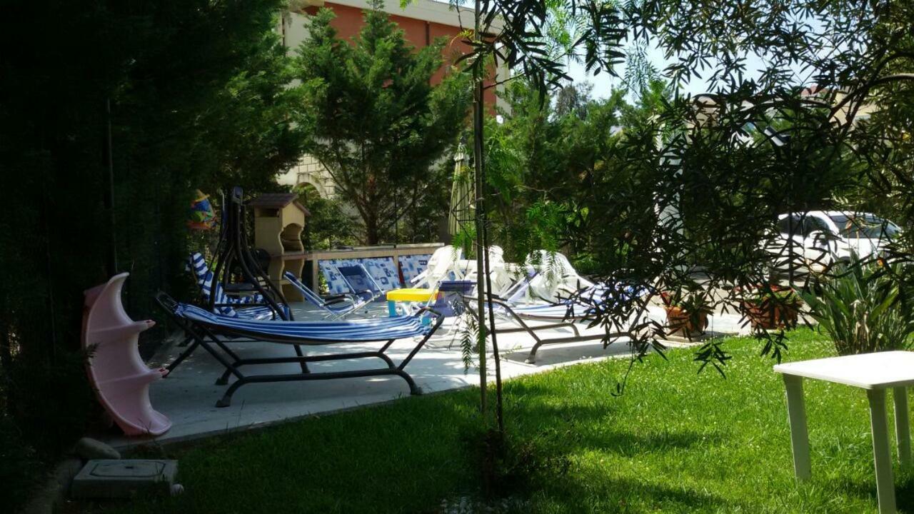 Casa Vacanze Oasi Felicita 新锡里马里纳 外观 照片
