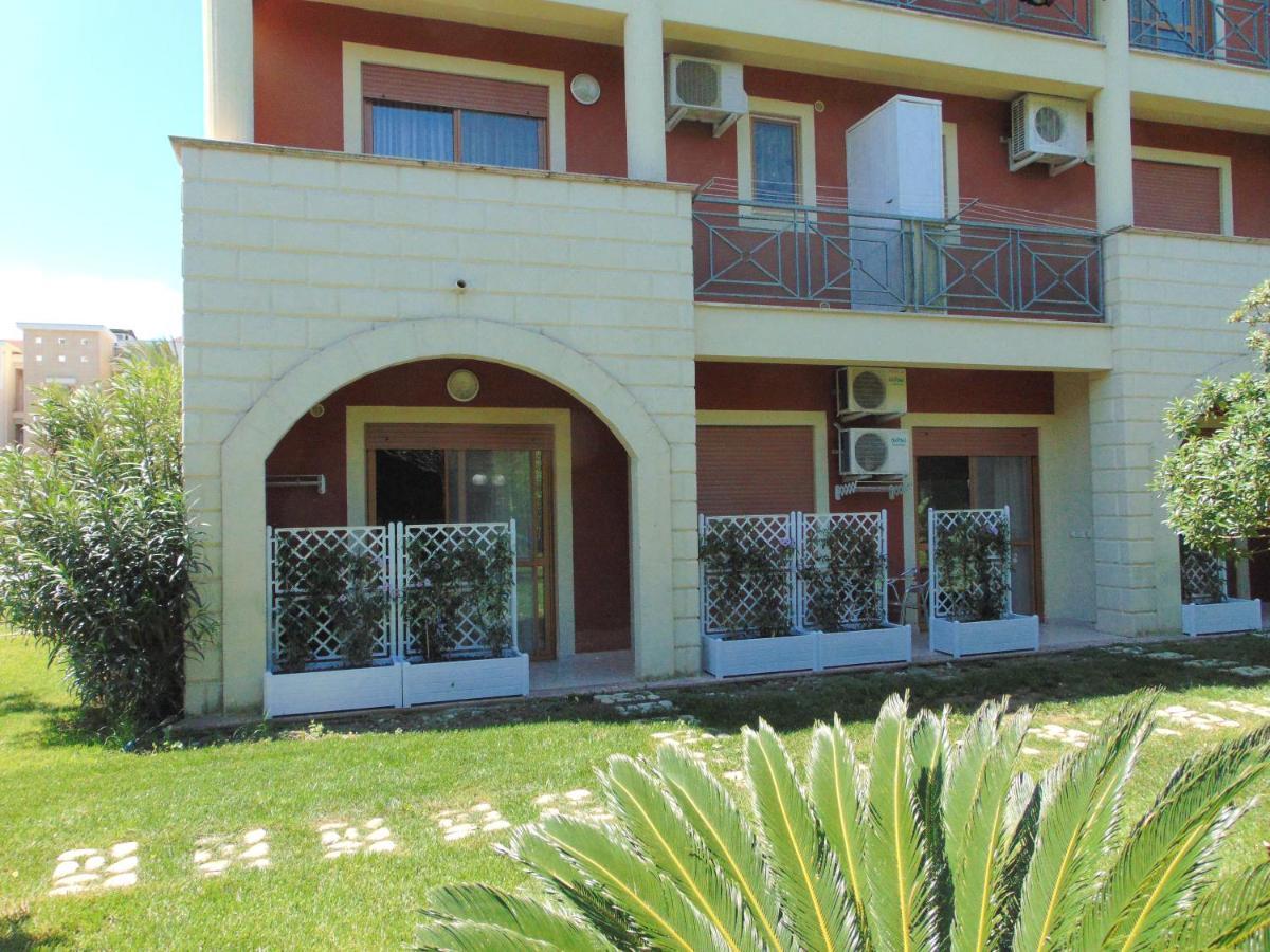 Casa Vacanze Oasi Felicita 新锡里马里纳 外观 照片